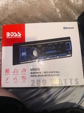 Boss 611UAB Bluetooth MP3 Car Stereo!!! (New)